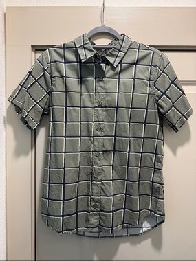 Wildfang Green and Navy Grid Short Sleeve Button Down Shirt